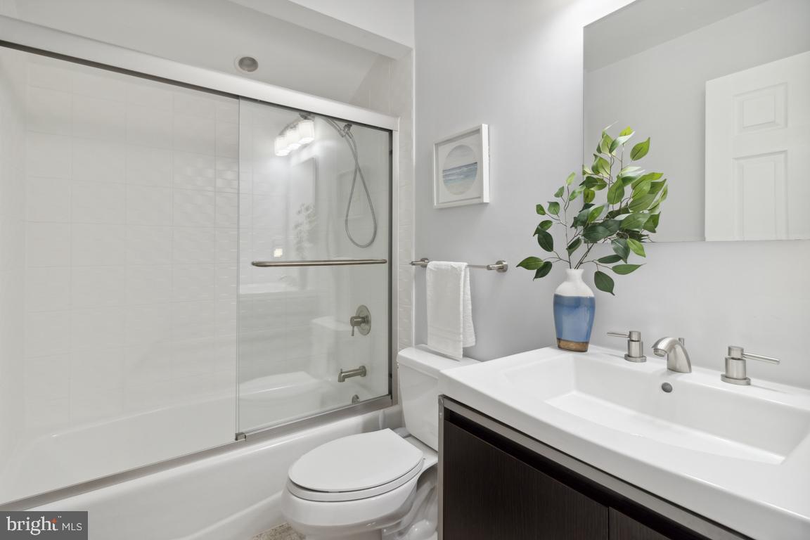 HOBBITS GLEN - Residential