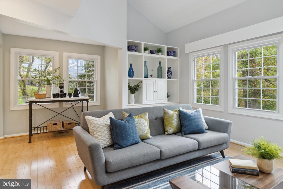 HOBBITS GLEN - Residential