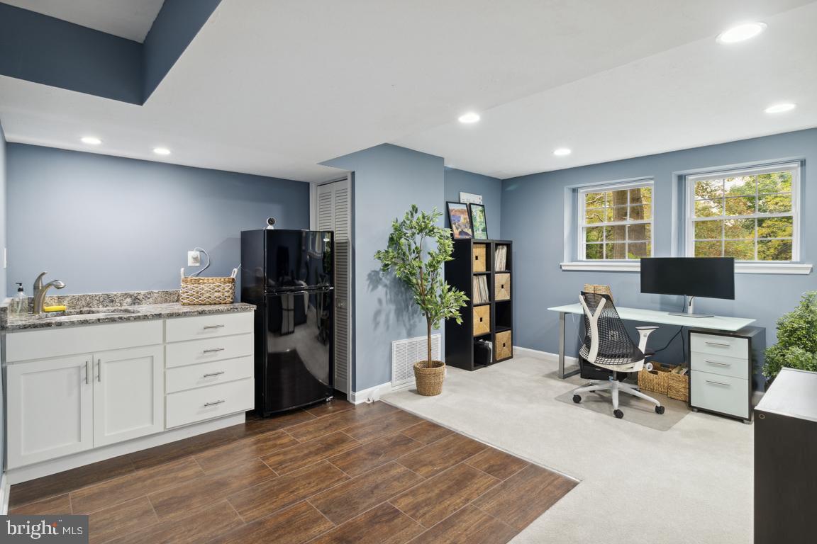 HOBBITS GLEN - Residential