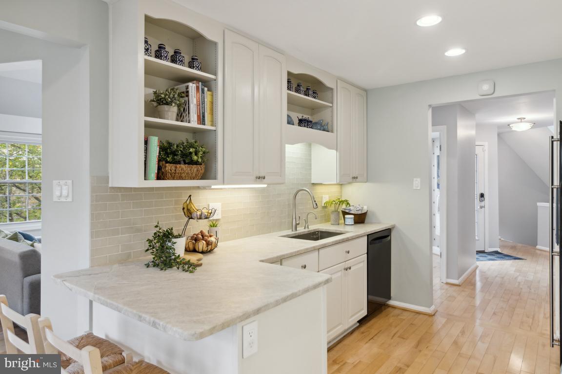 HOBBITS GLEN - Residential