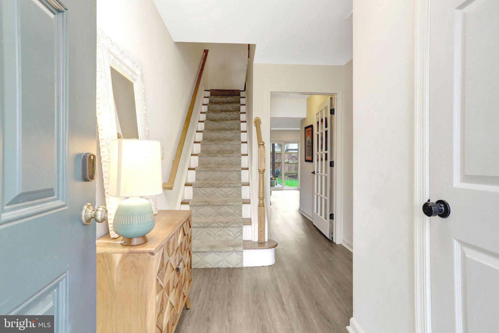 10 W GLEBE ROAD
