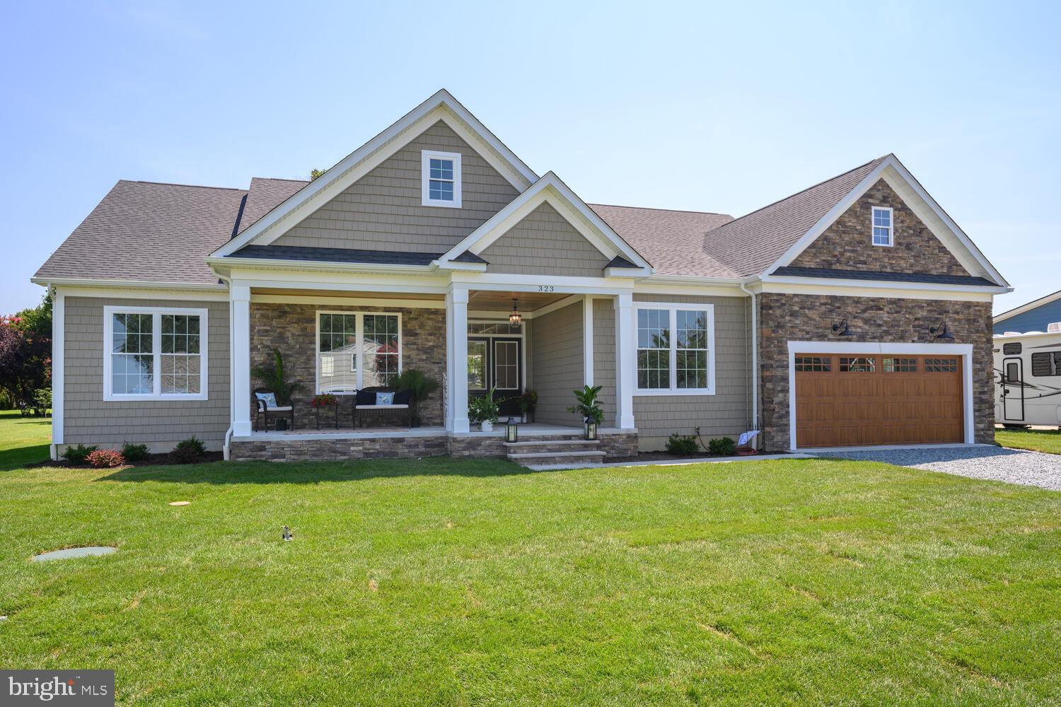 QUEEN ANNE COLONY - Residential