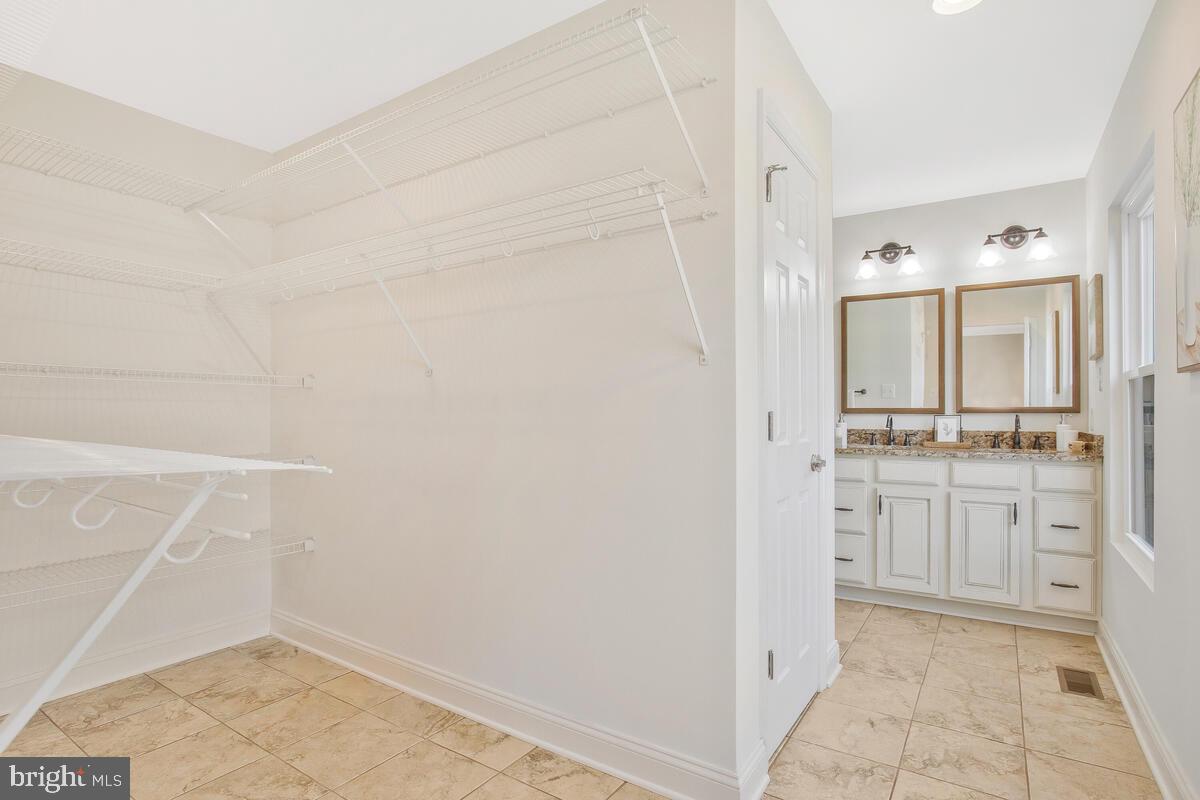 THE HIGHLANDS - Residential