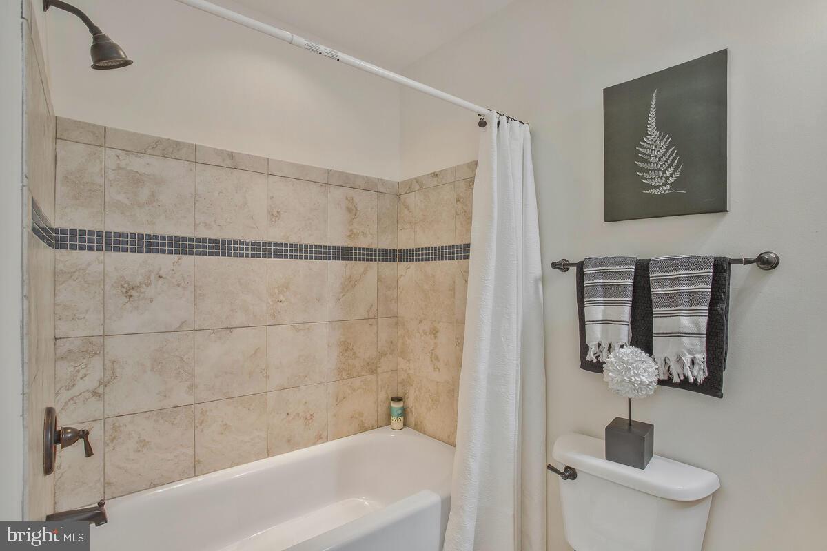 THE HIGHLANDS - Residential