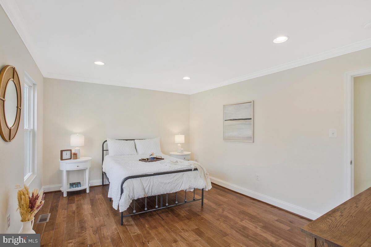 THE HIGHLANDS - Residential