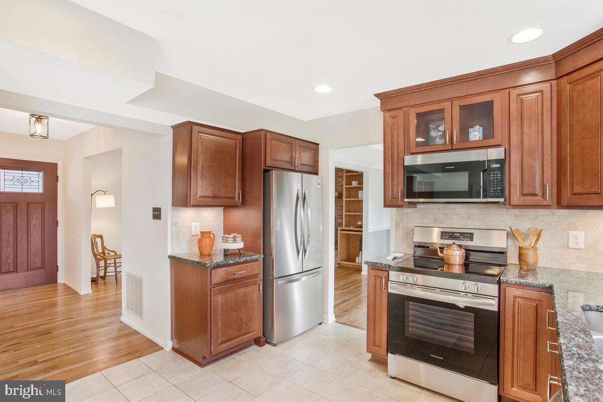 THE HIGHLANDS - Residential