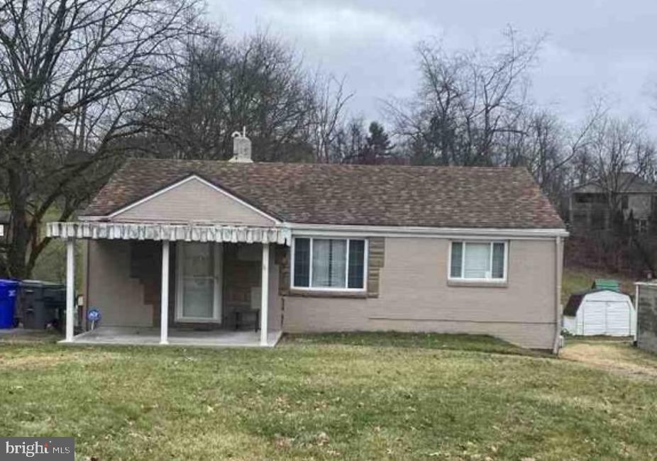 AUCTION-HOME CANNOT BE SHOWN - This ranch style single family home offers 2 bedrooms and 1 bathrooms with approximately 900 square feet of living space on a 0.30 acre lot. The foreclosure deed has been recorded, allowing for shorter closing timelines. No Buyer Premium on this property. The seller has closing representation in this transaction. The buyer has the right to select their own title/closing company, or may use the seller s title company. The buyer is responsible for all closing costs in this transaction. In the event the buyer chooses their own title/closing company, the buyer will be responsible for additional costs for coordinating the closing that are completed by the seller s title company. It is a criminal offense to trespass on this property. NO TRESPASSING. DO NOT DISTURB ANY OCCUPANTS!