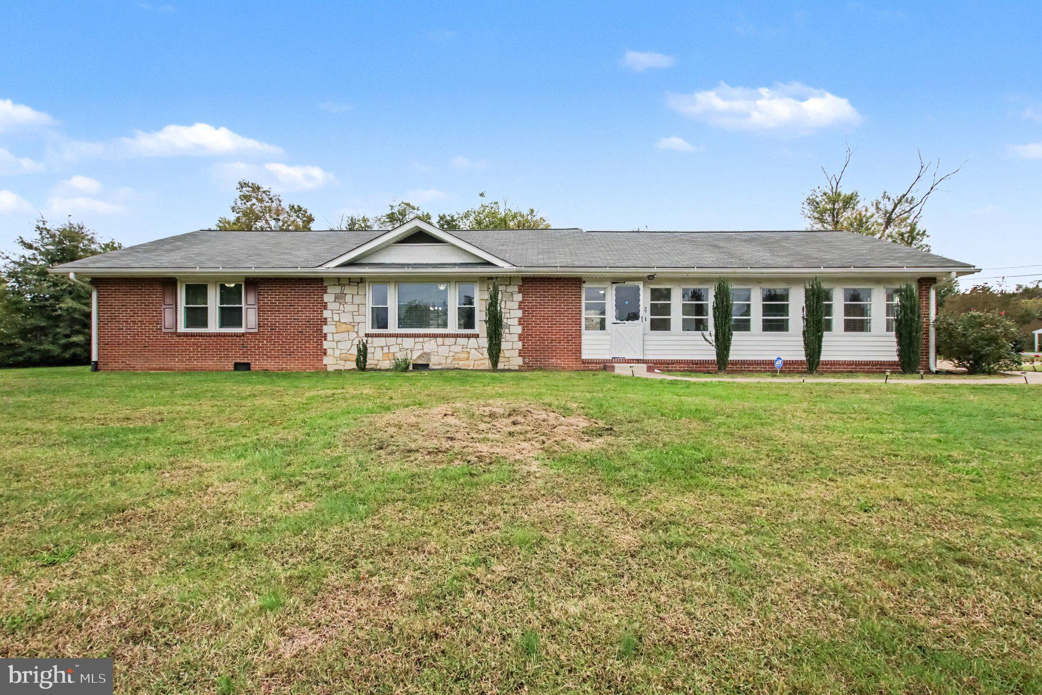 8 FAIRFAX CIRCLE