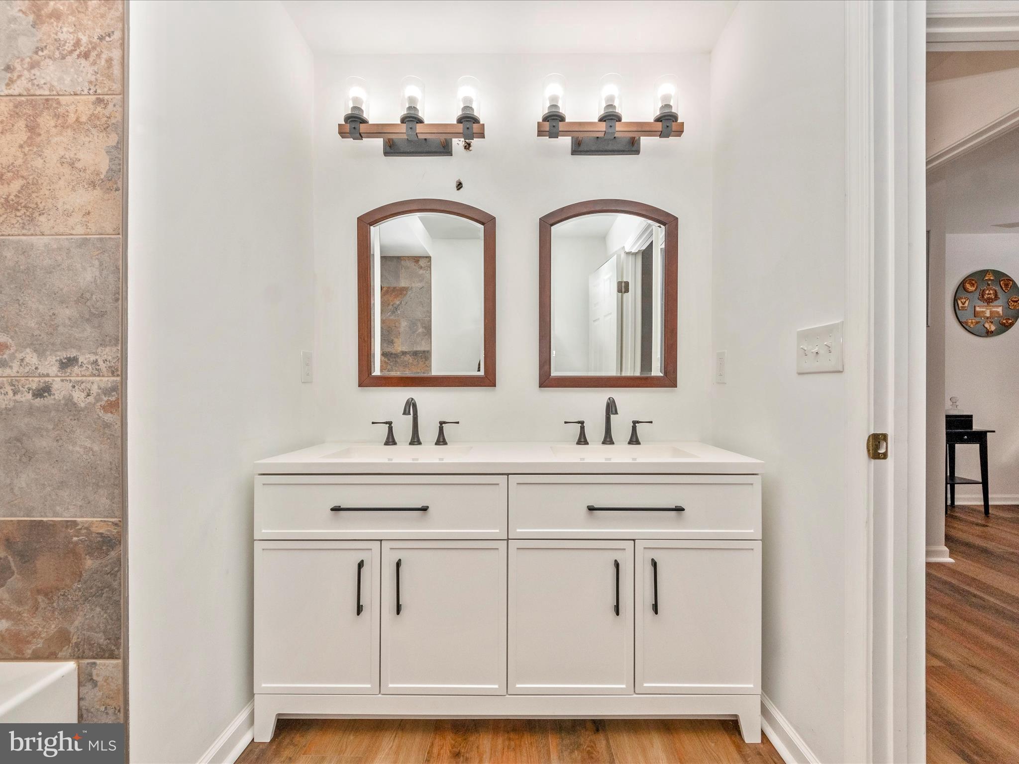 KINGS HEIGHTS - Residential