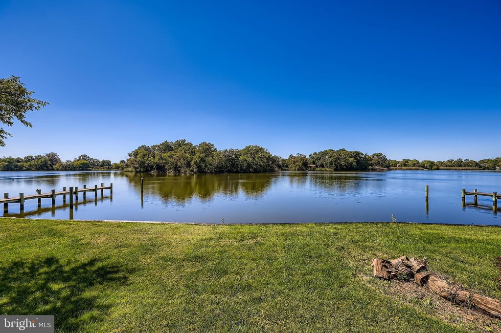 Photo of 800 Creek Road, ESSEX, MD 21221 (MLS # MDBC2142100)