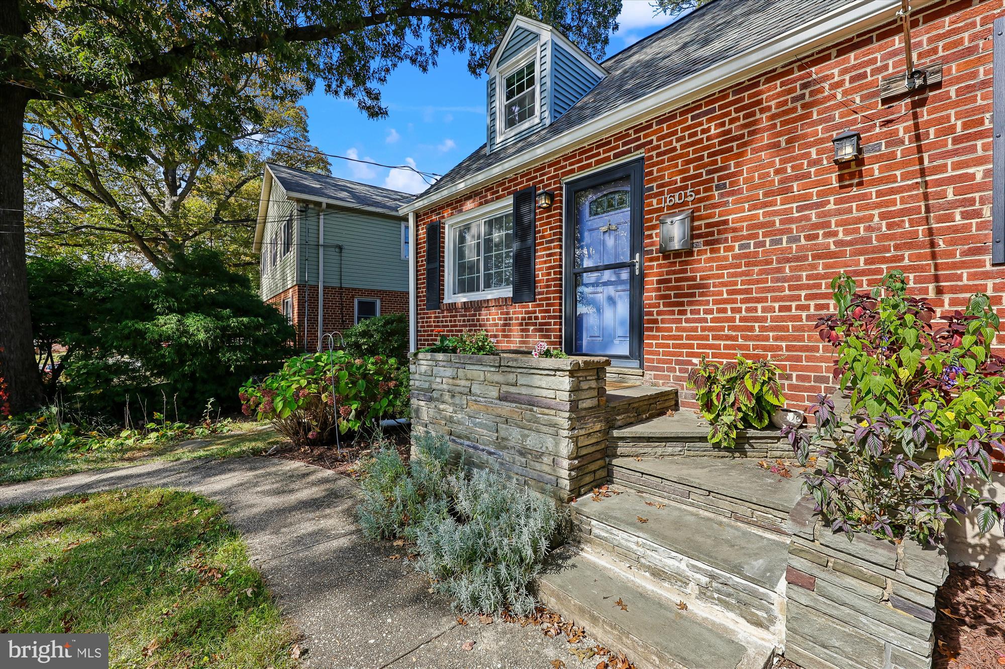 CHESTNUT RIDGE MANOR - Residential