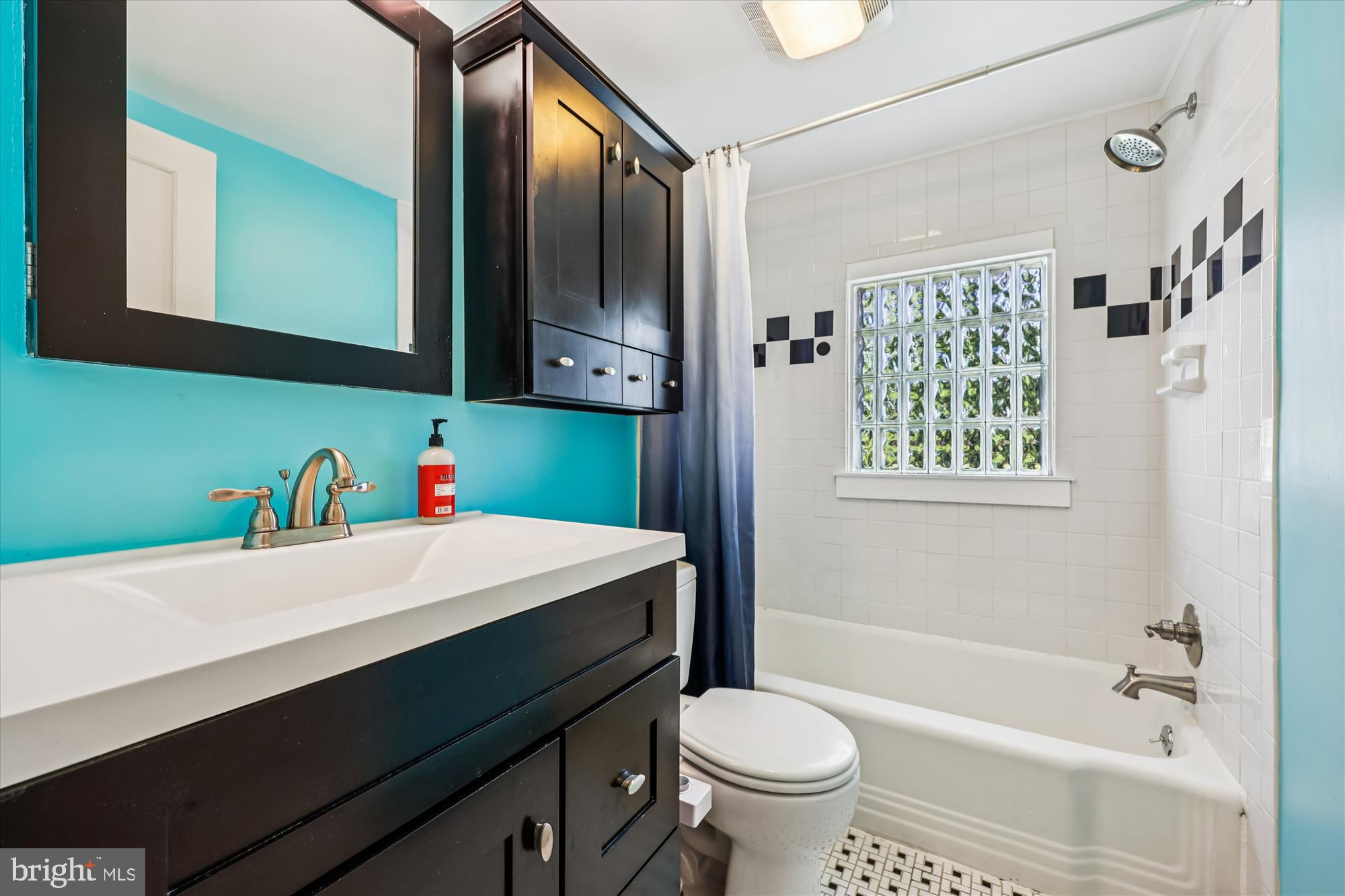 CHESTNUT RIDGE MANOR - Residential