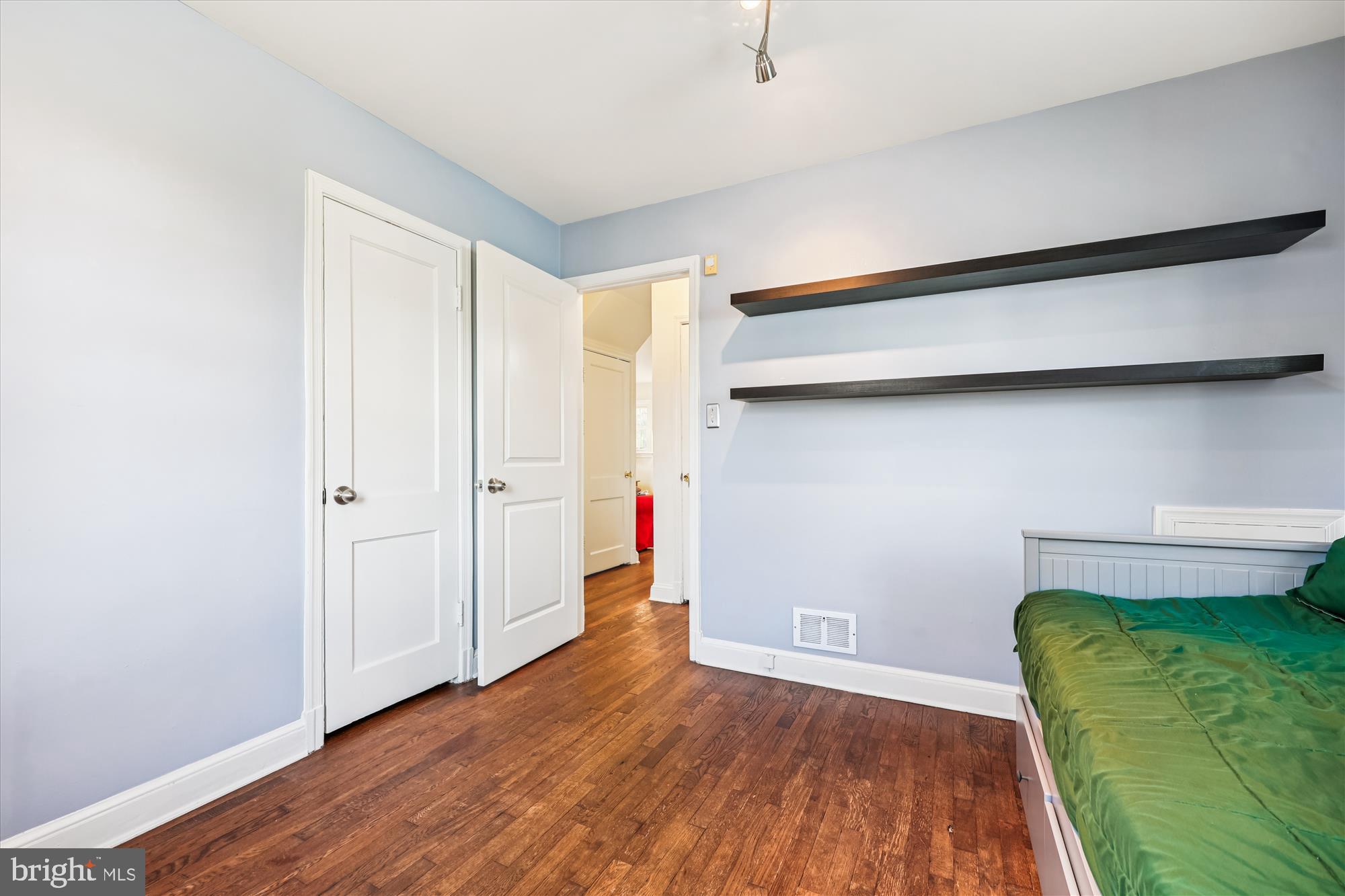 CHESTNUT RIDGE MANOR - Residential