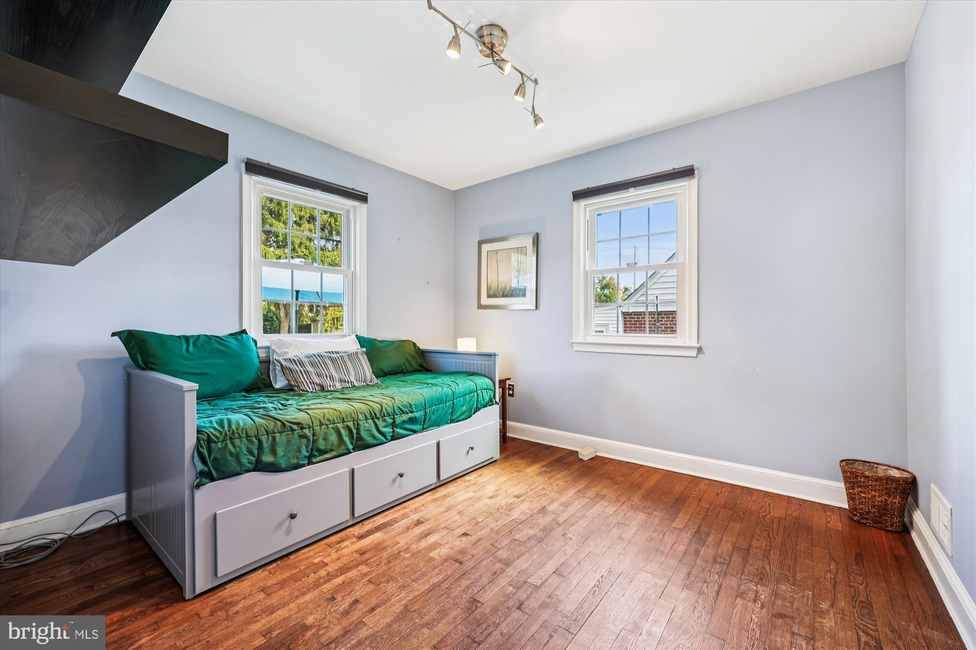 CHESTNUT RIDGE MANOR - Residential