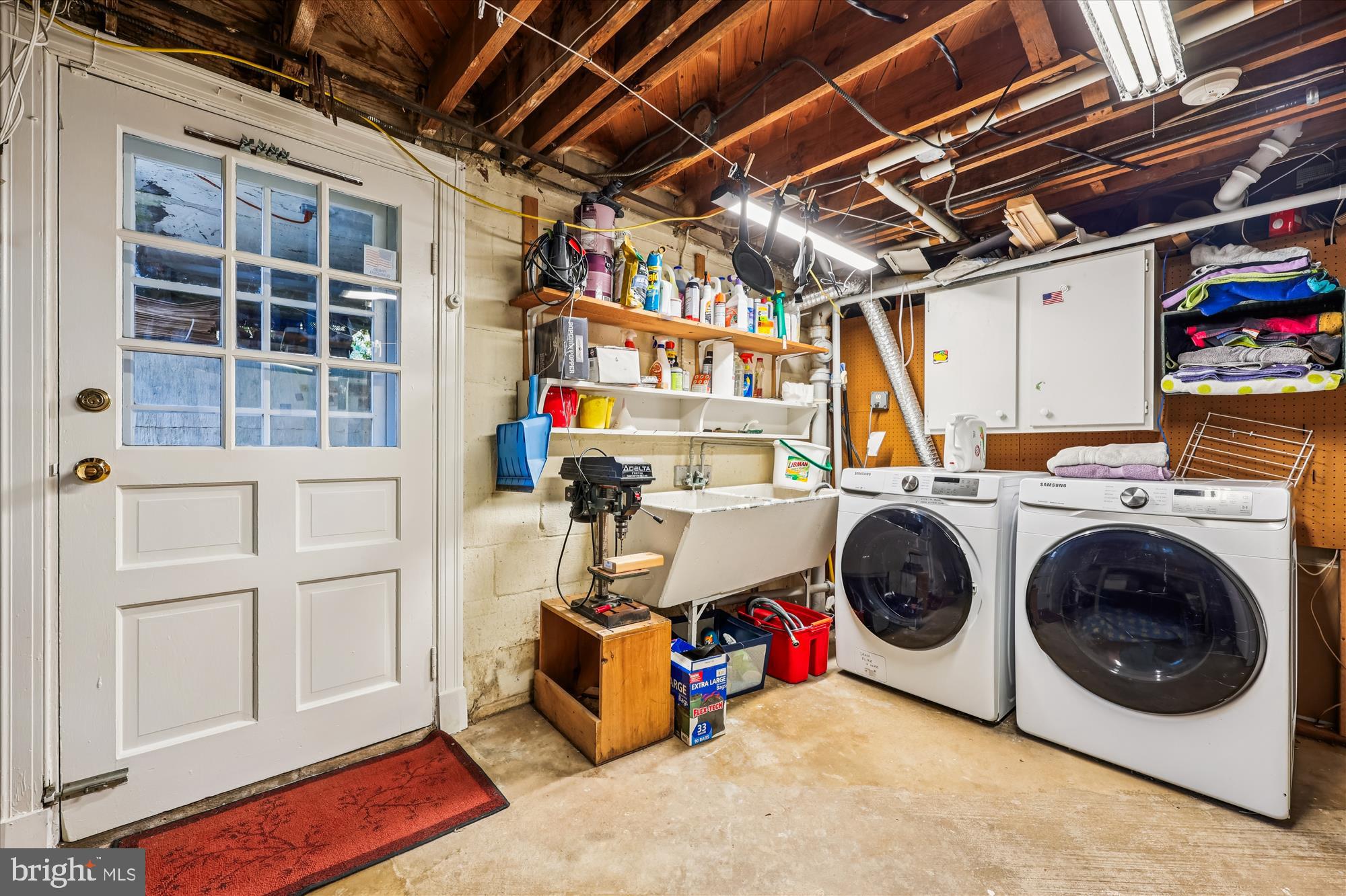 CHESTNUT RIDGE MANOR - Residential