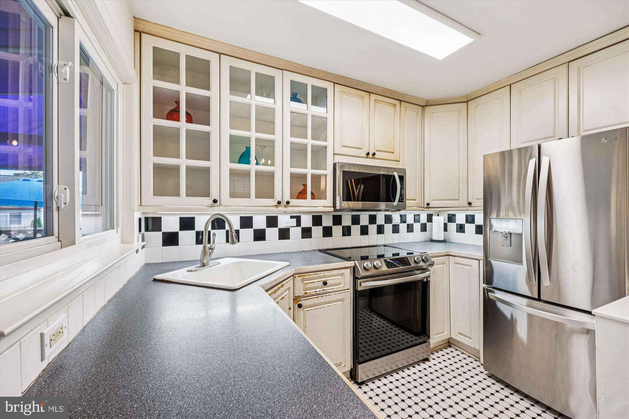 CHESTNUT RIDGE MANOR - Residential