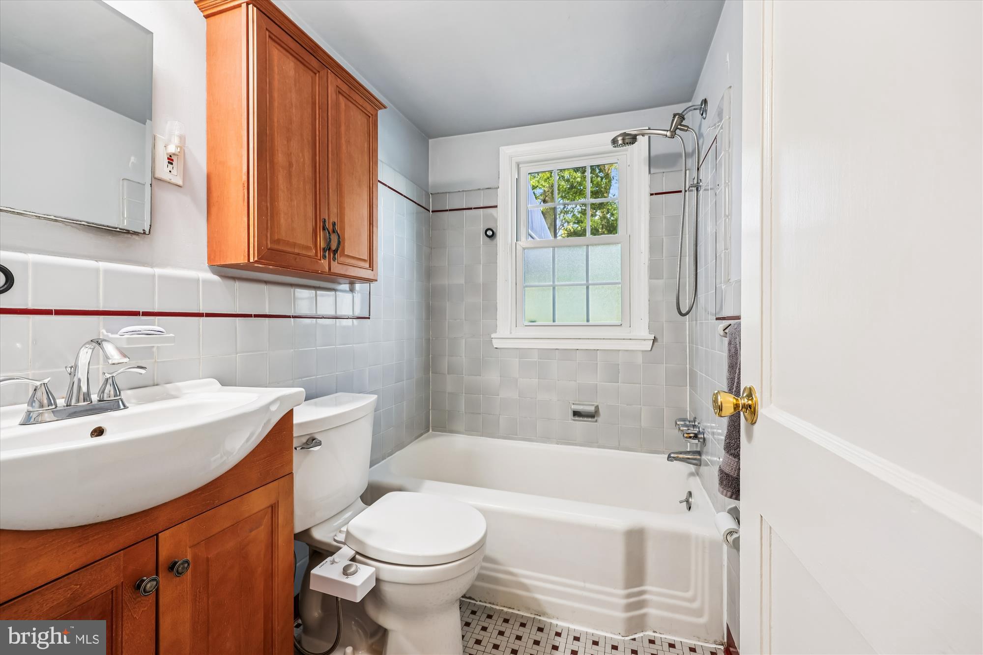 CHESTNUT RIDGE MANOR - Residential