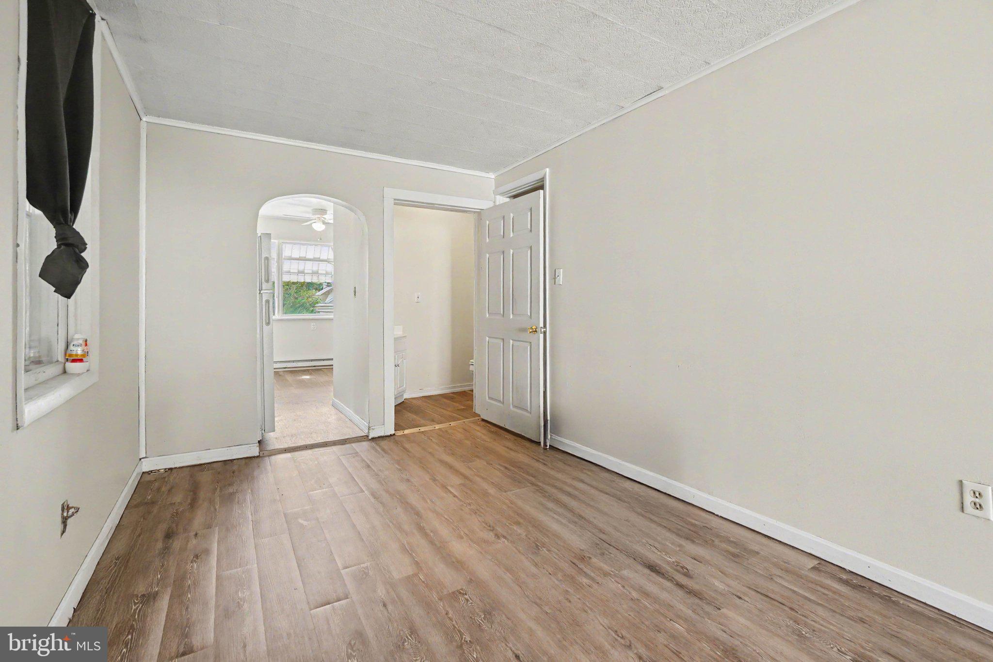 406 E WICONISCO AVENUE