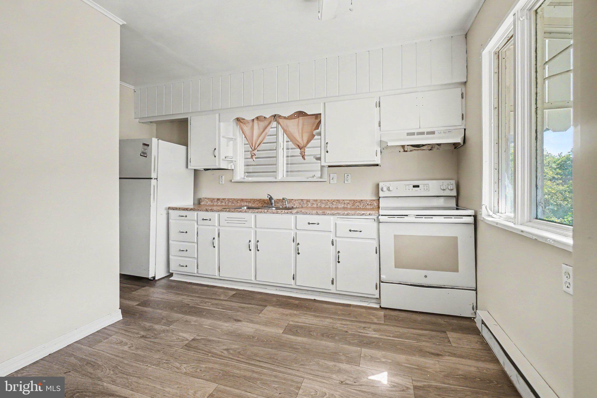 406 E WICONISCO AVENUE