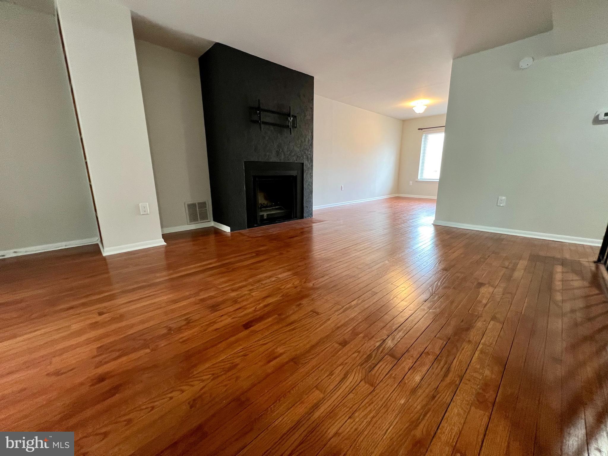 LOGAN SQUARE - Residential Lease