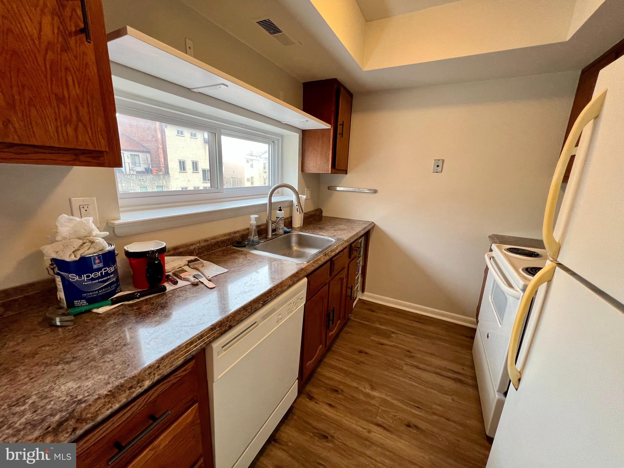 LOGAN SQUARE - Residential Lease