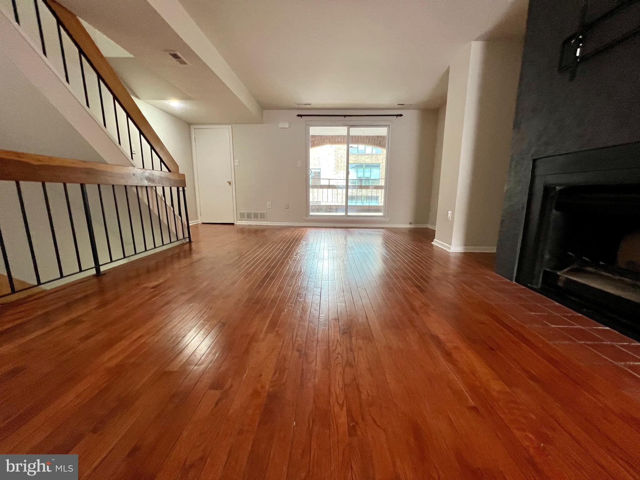 LOGAN SQUARE - Residential Lease