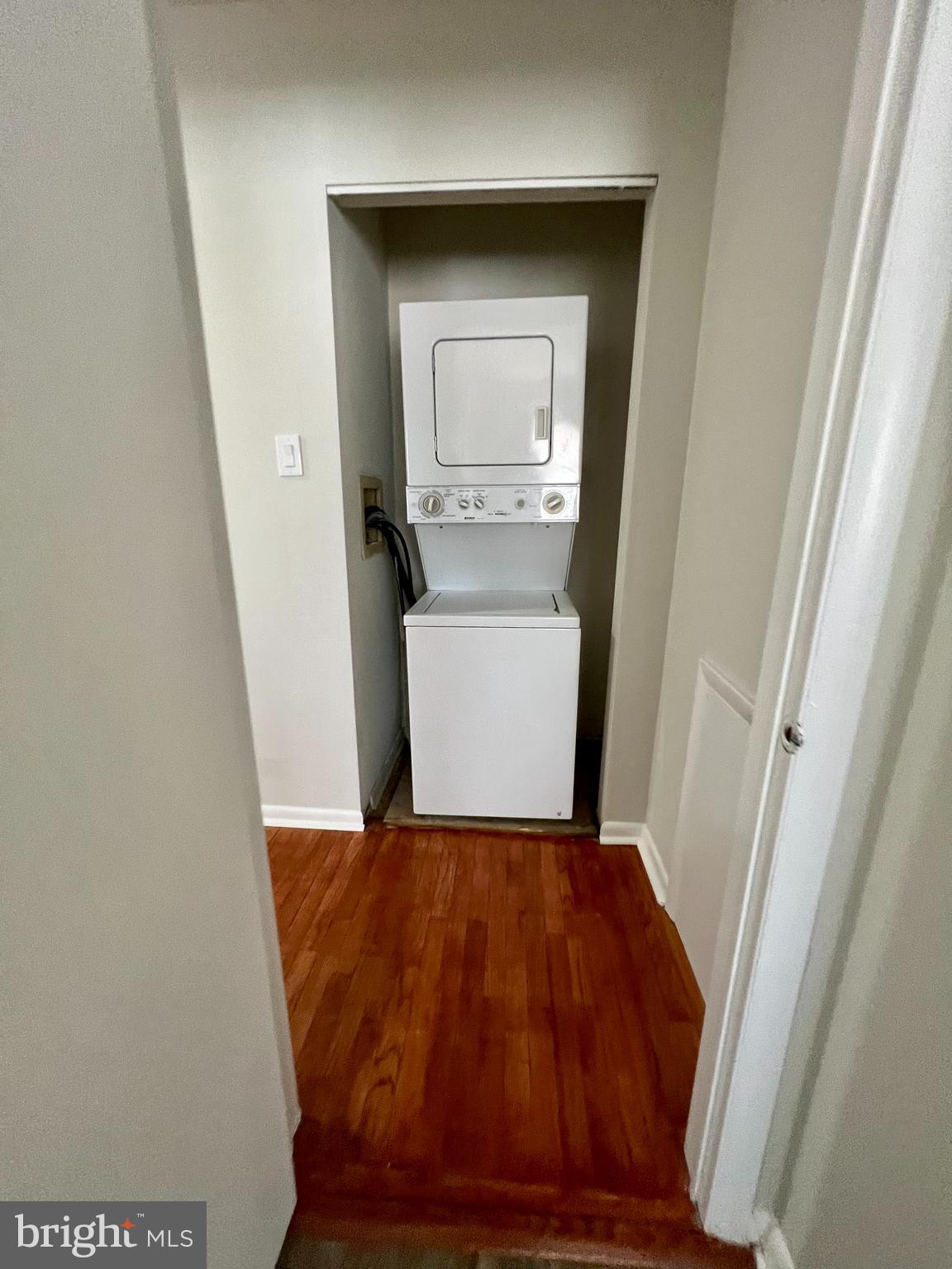 LOGAN SQUARE - Residential Lease