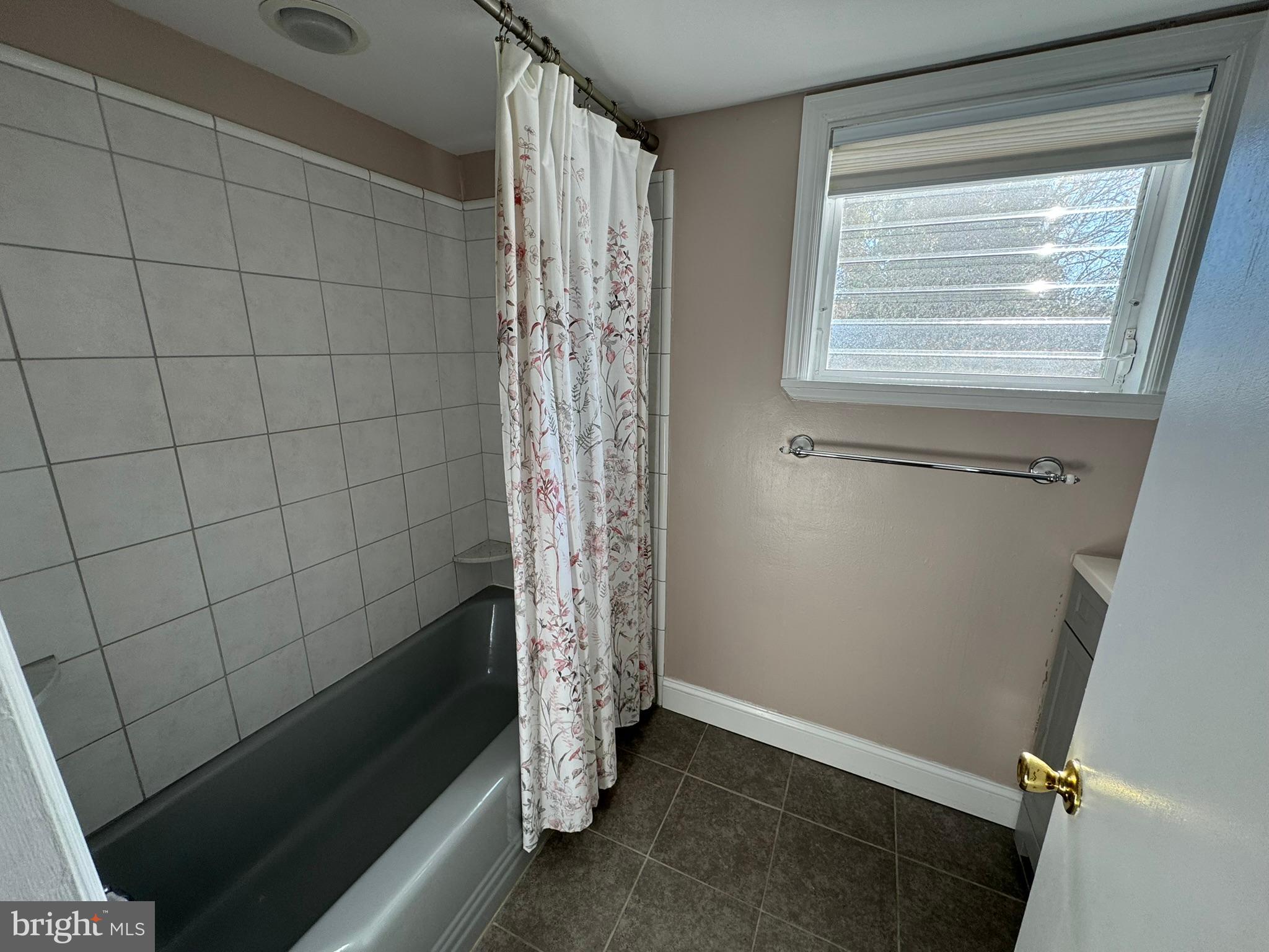 ERDENHEIM - Residential Lease