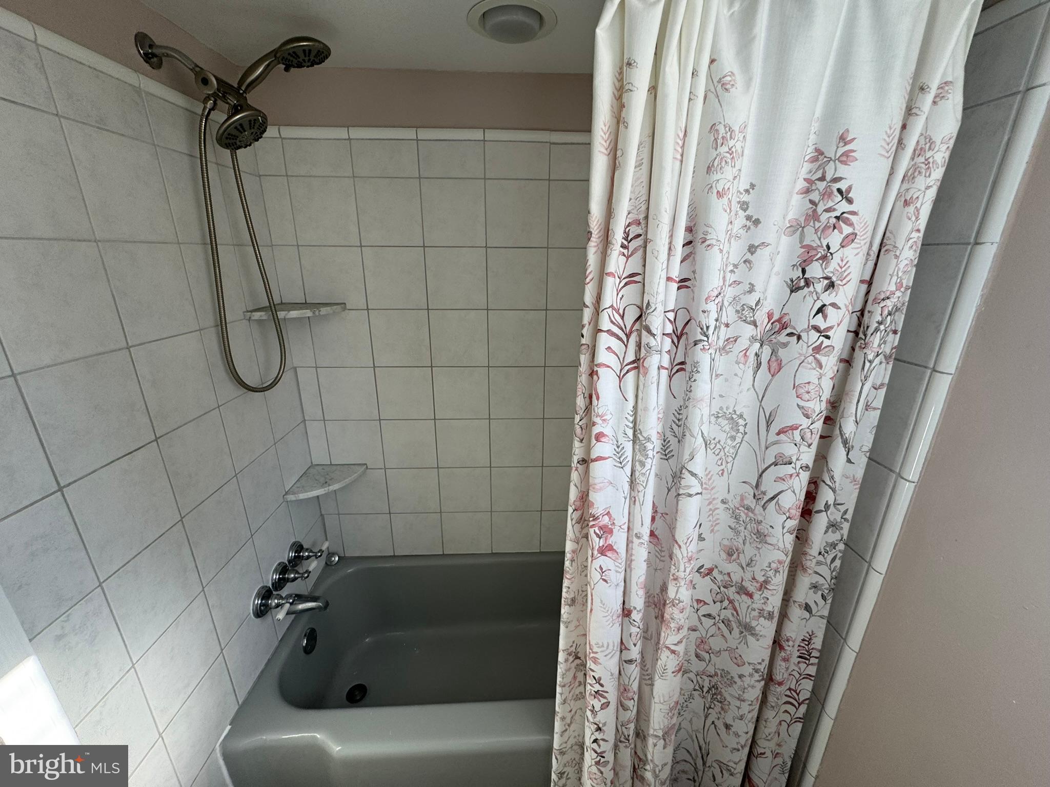 ERDENHEIM - Residential Lease