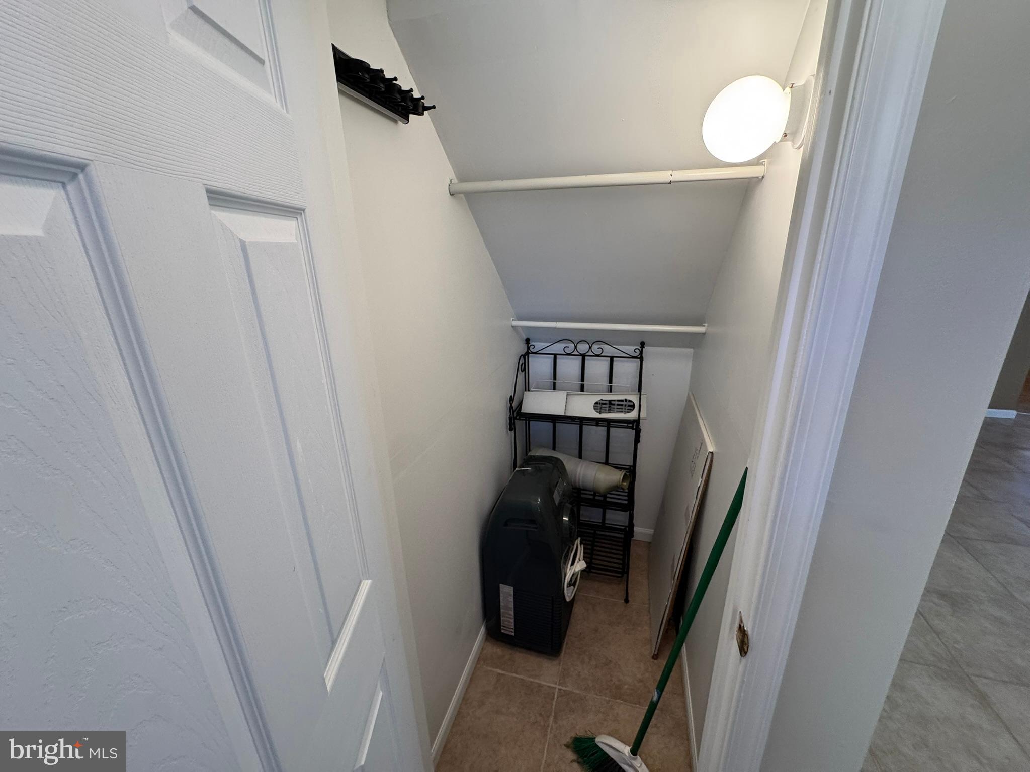 ERDENHEIM - Residential Lease