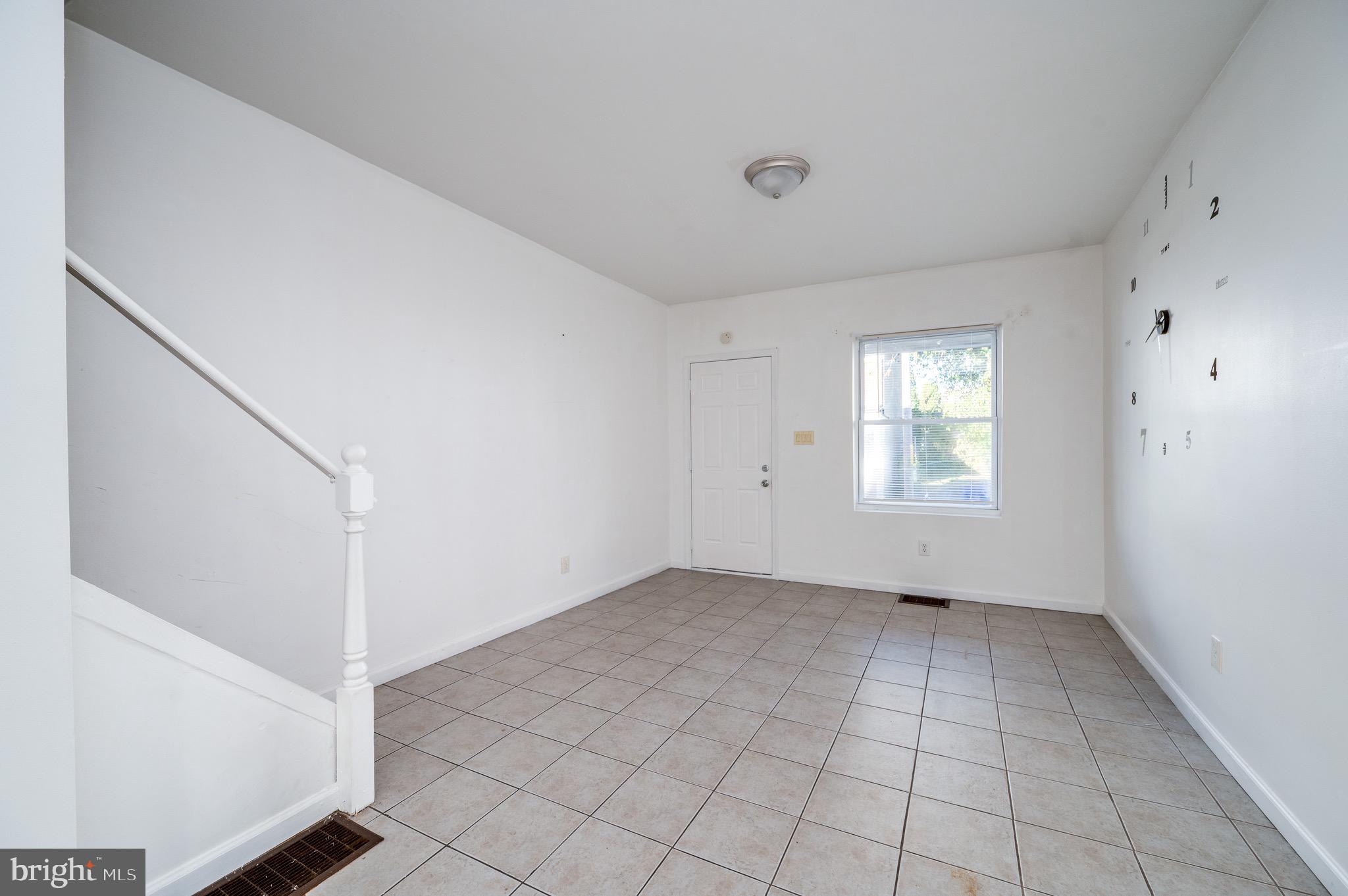 305 S 17 1/2 STREET B