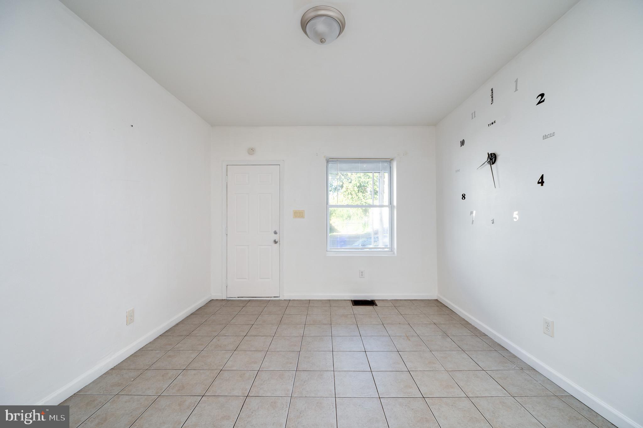 305 S 17 1/2 STREET B