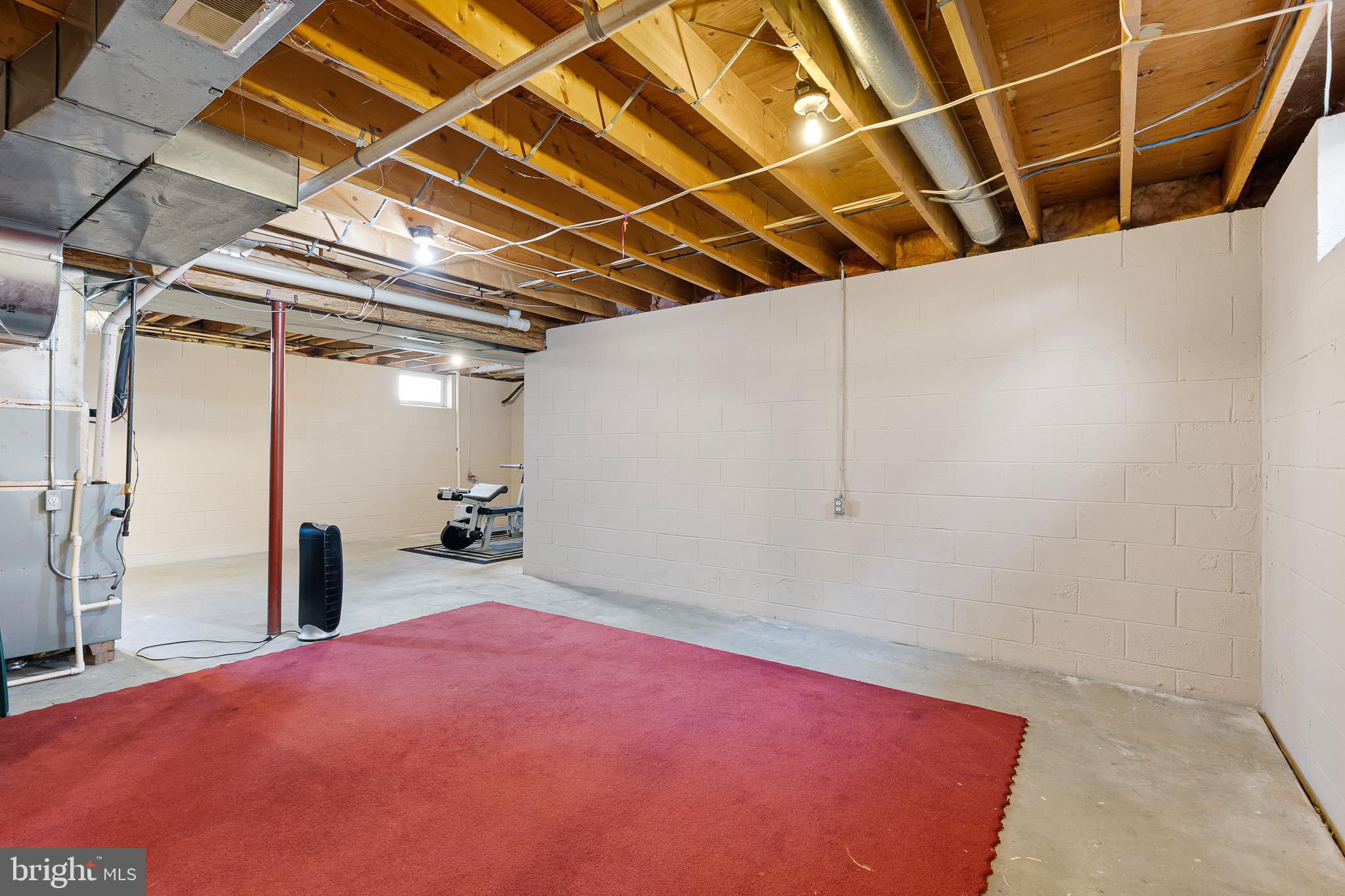 KENSINGTON COURTS - Residential