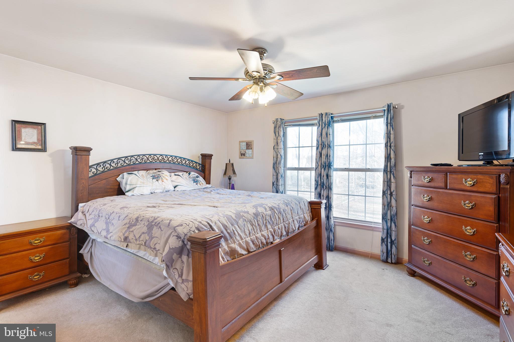 KENSINGTON COURTS - Residential