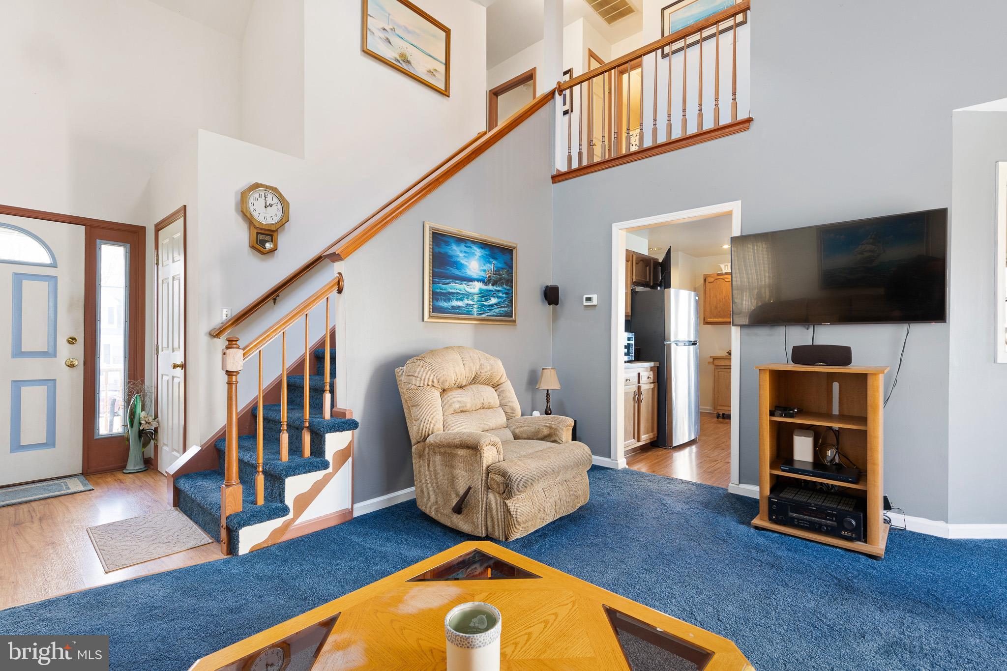 KENSINGTON COURTS - Residential