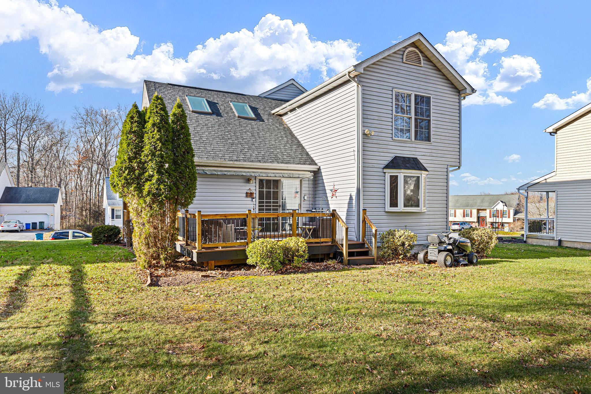 KENSINGTON COURTS - Residential