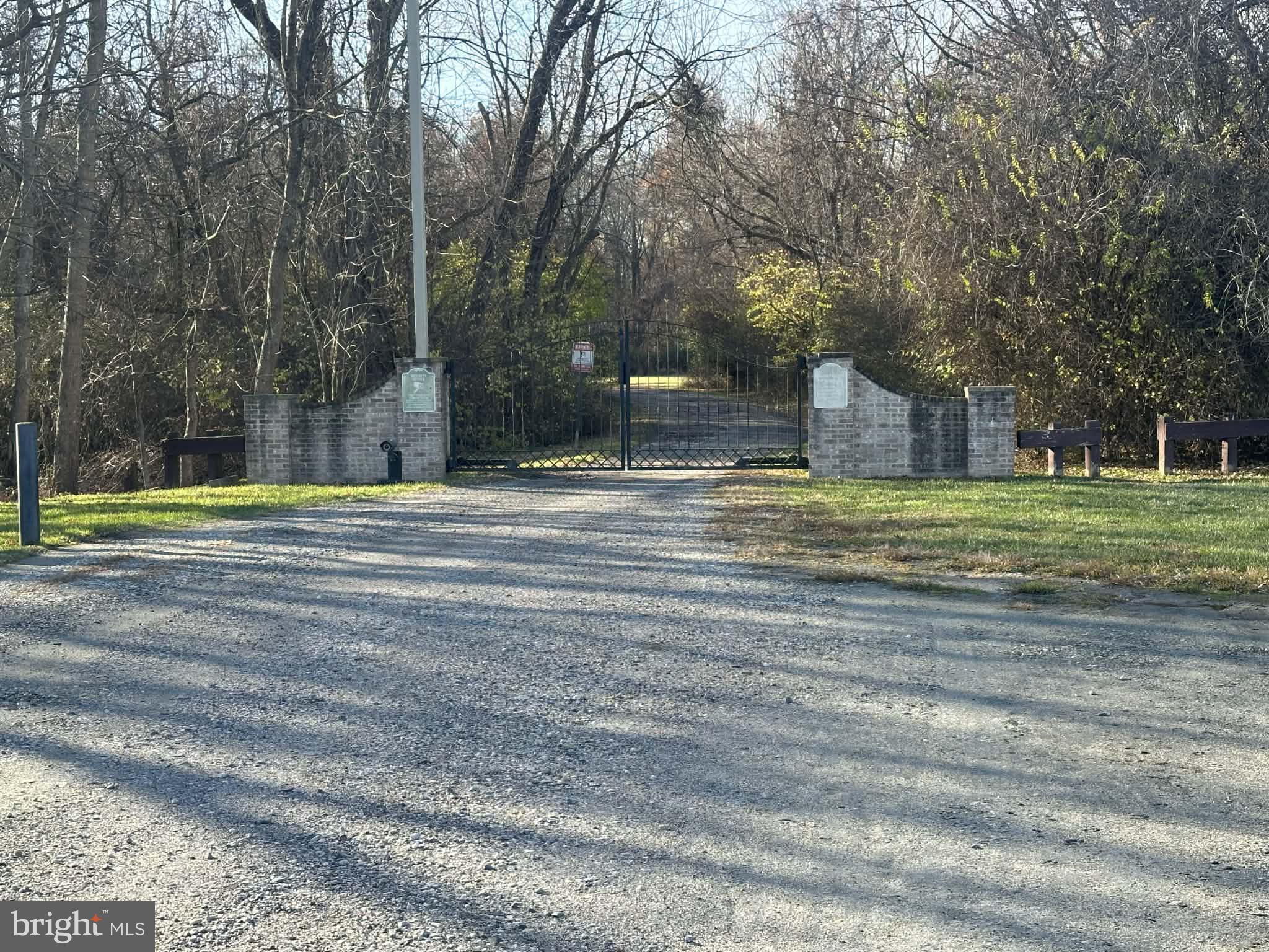 KENSINGTON COURTS - Residential