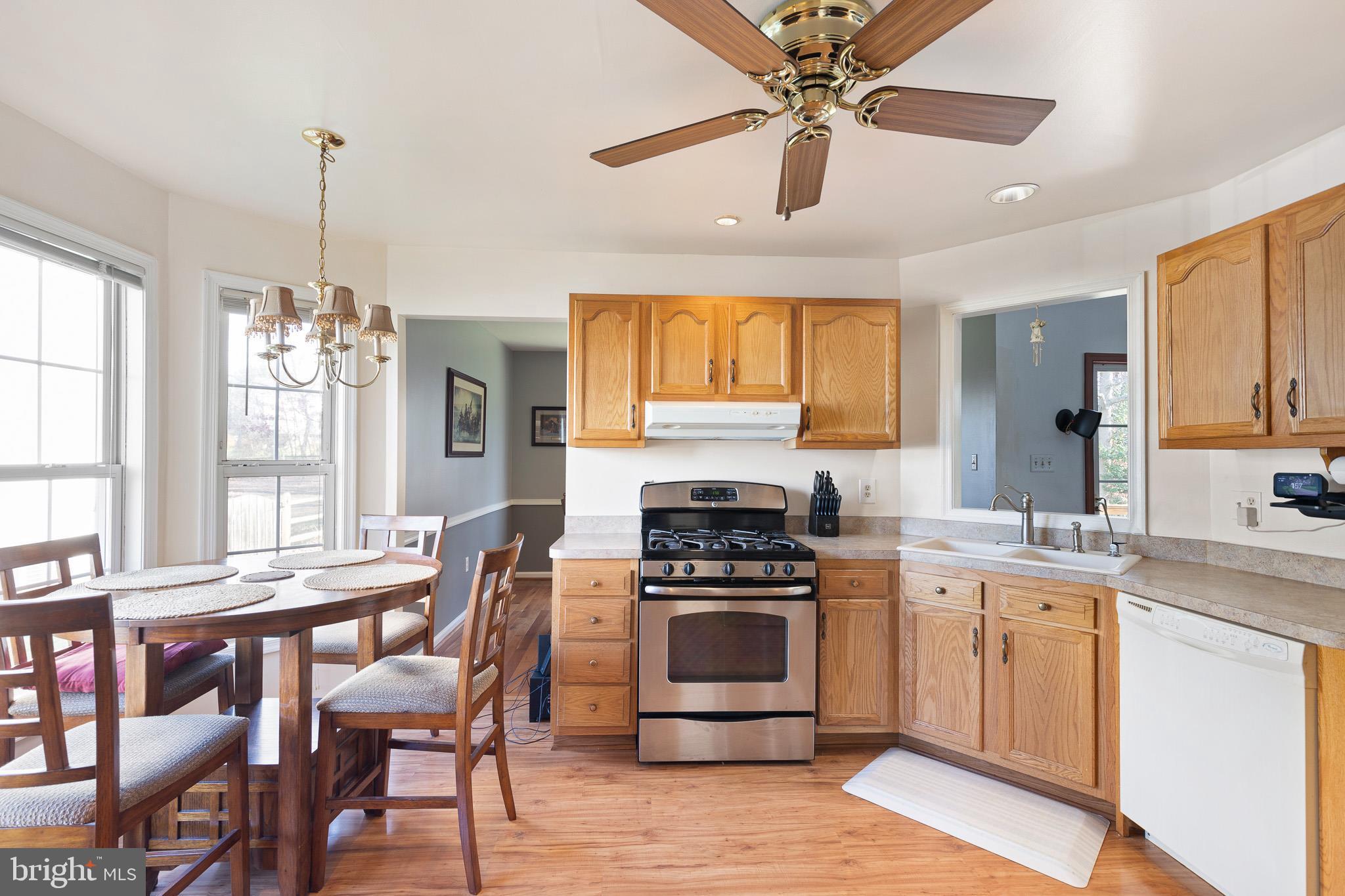 KENSINGTON COURTS - Residential