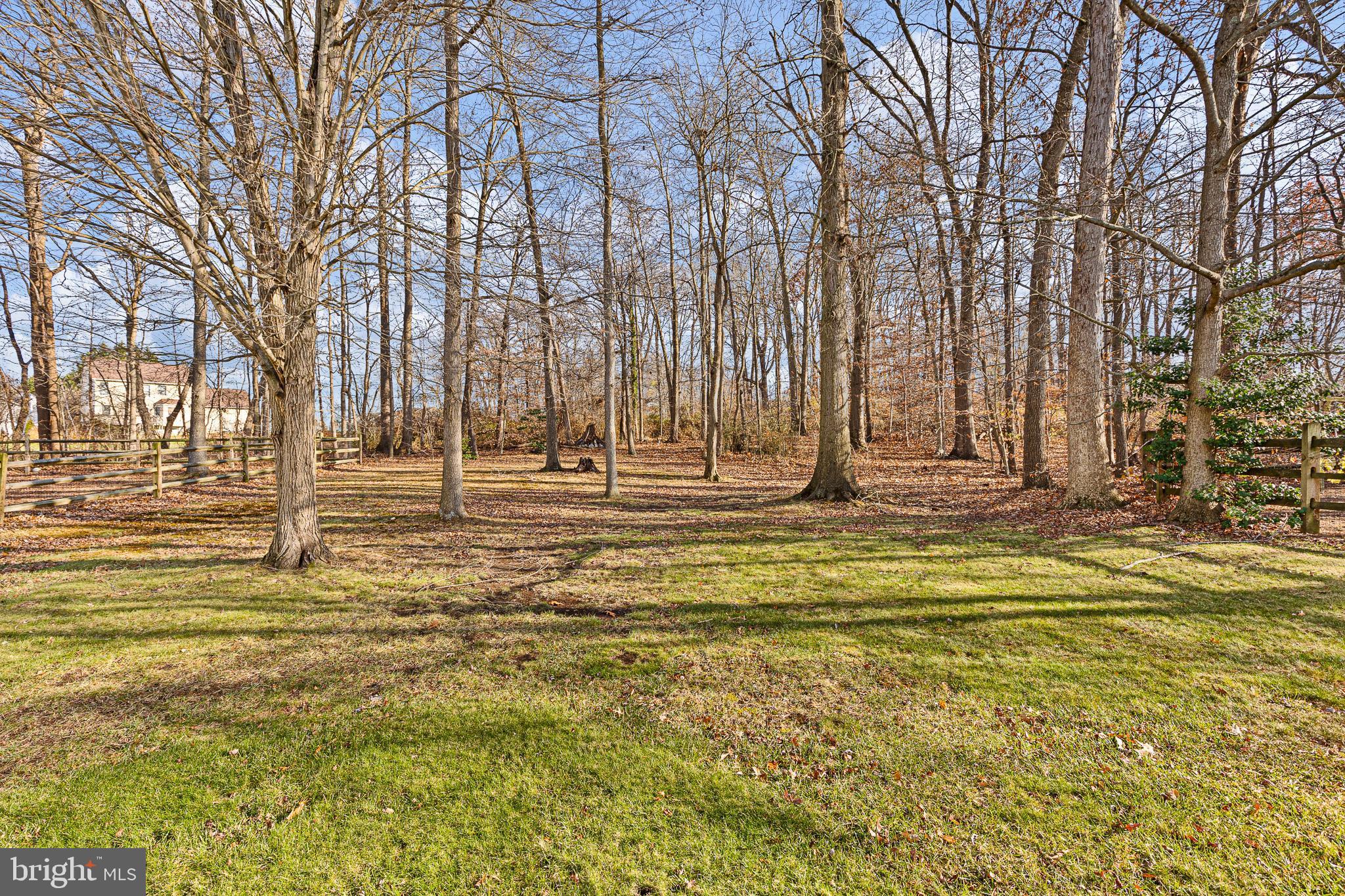 KENSINGTON COURTS - Residential