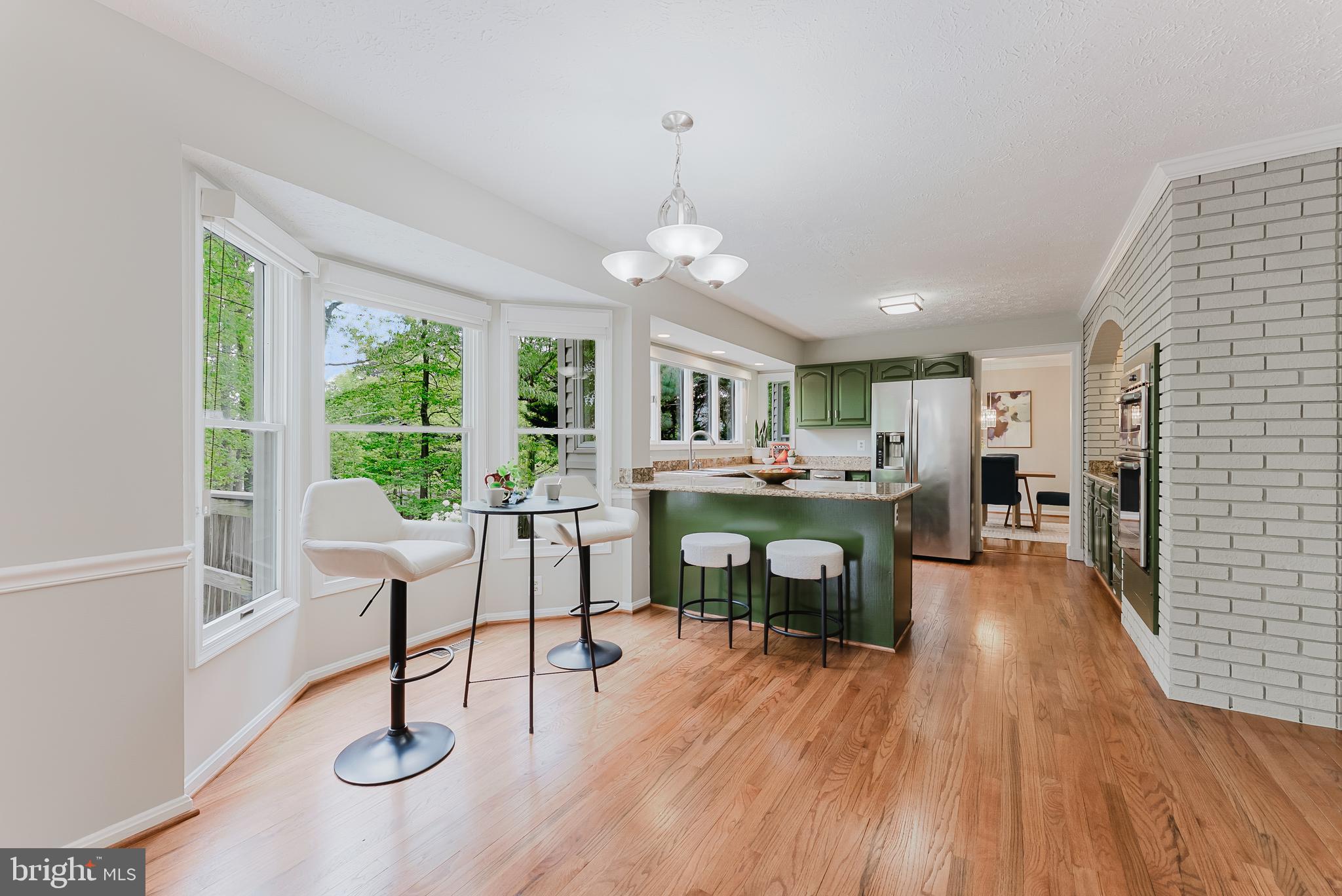 WOODED GLEN - Residential