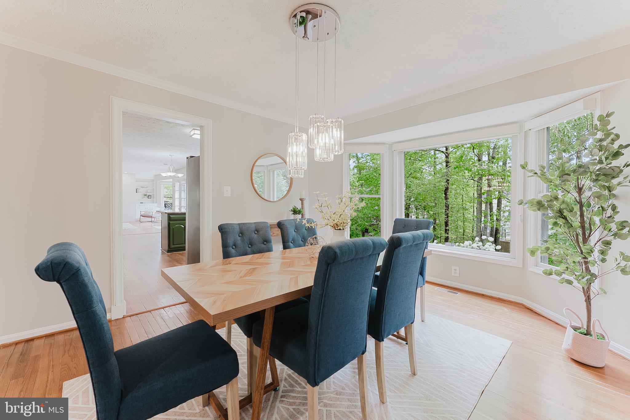 WOODED GLEN - Residential