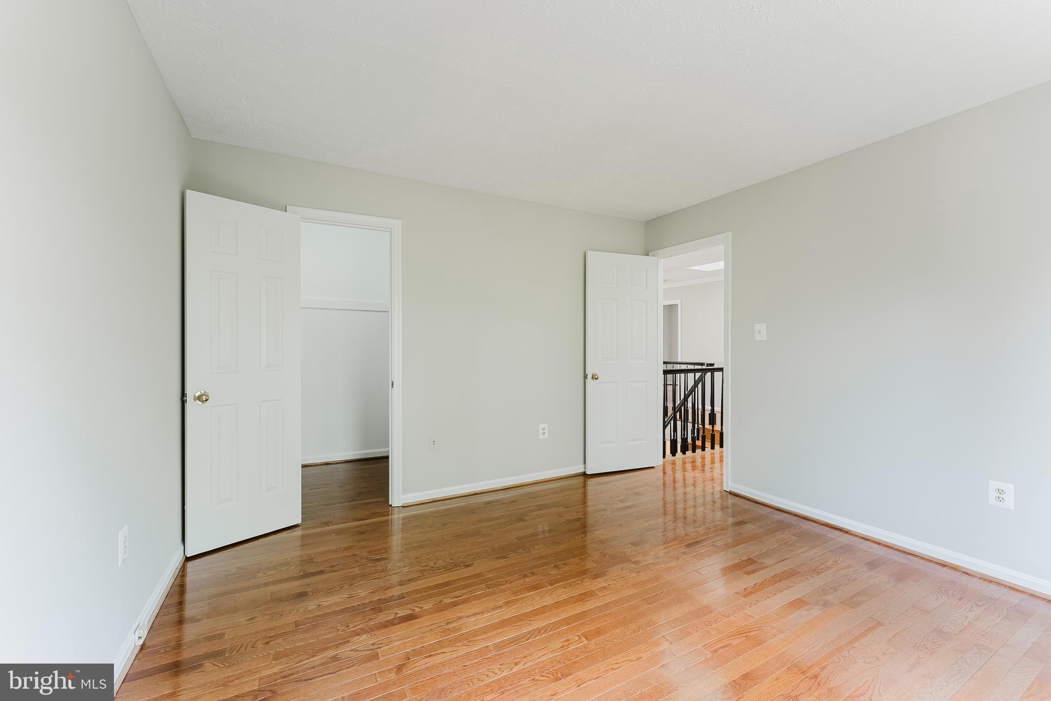 WOODED GLEN - Residential