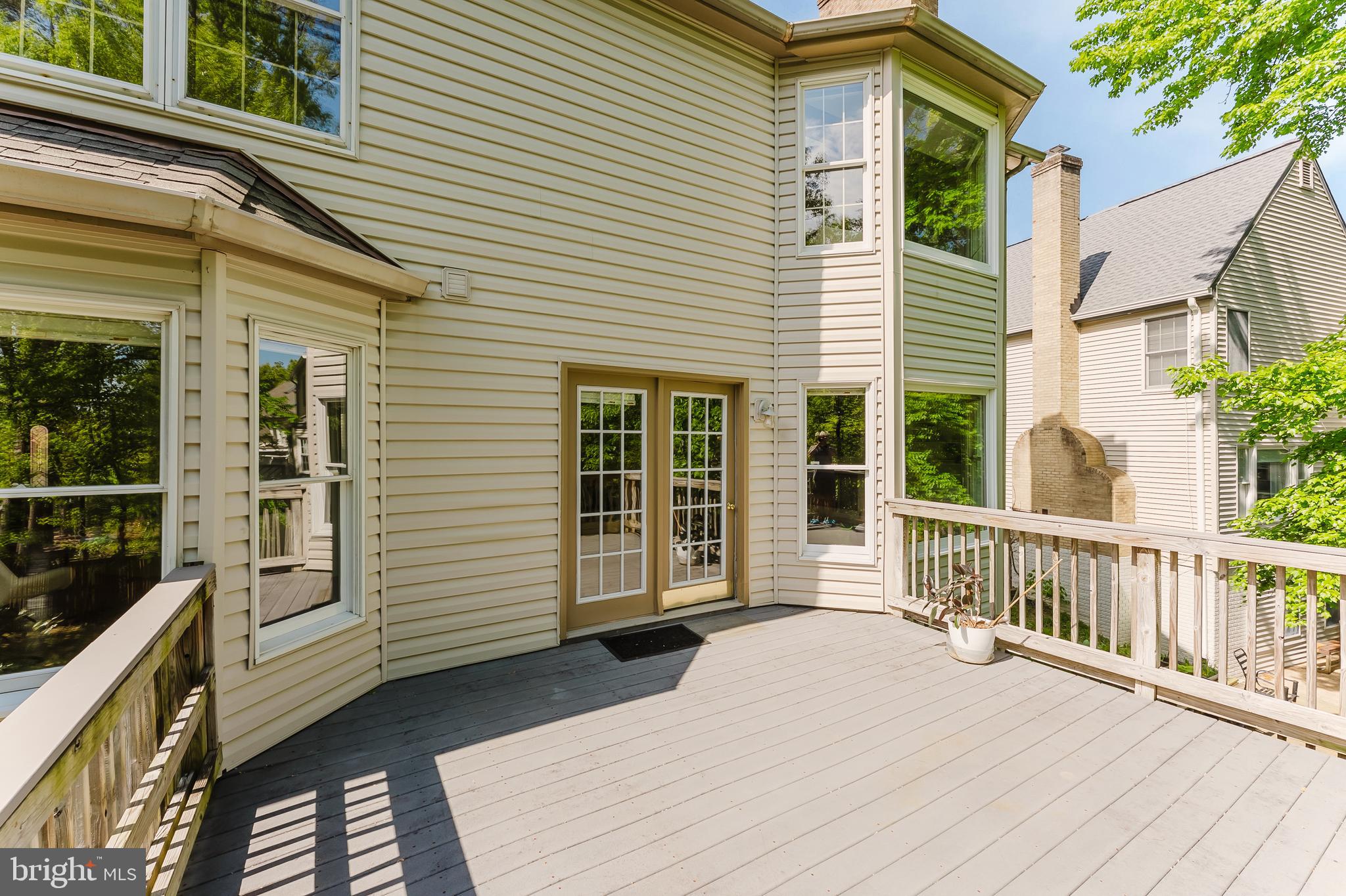 WOODED GLEN - Residential