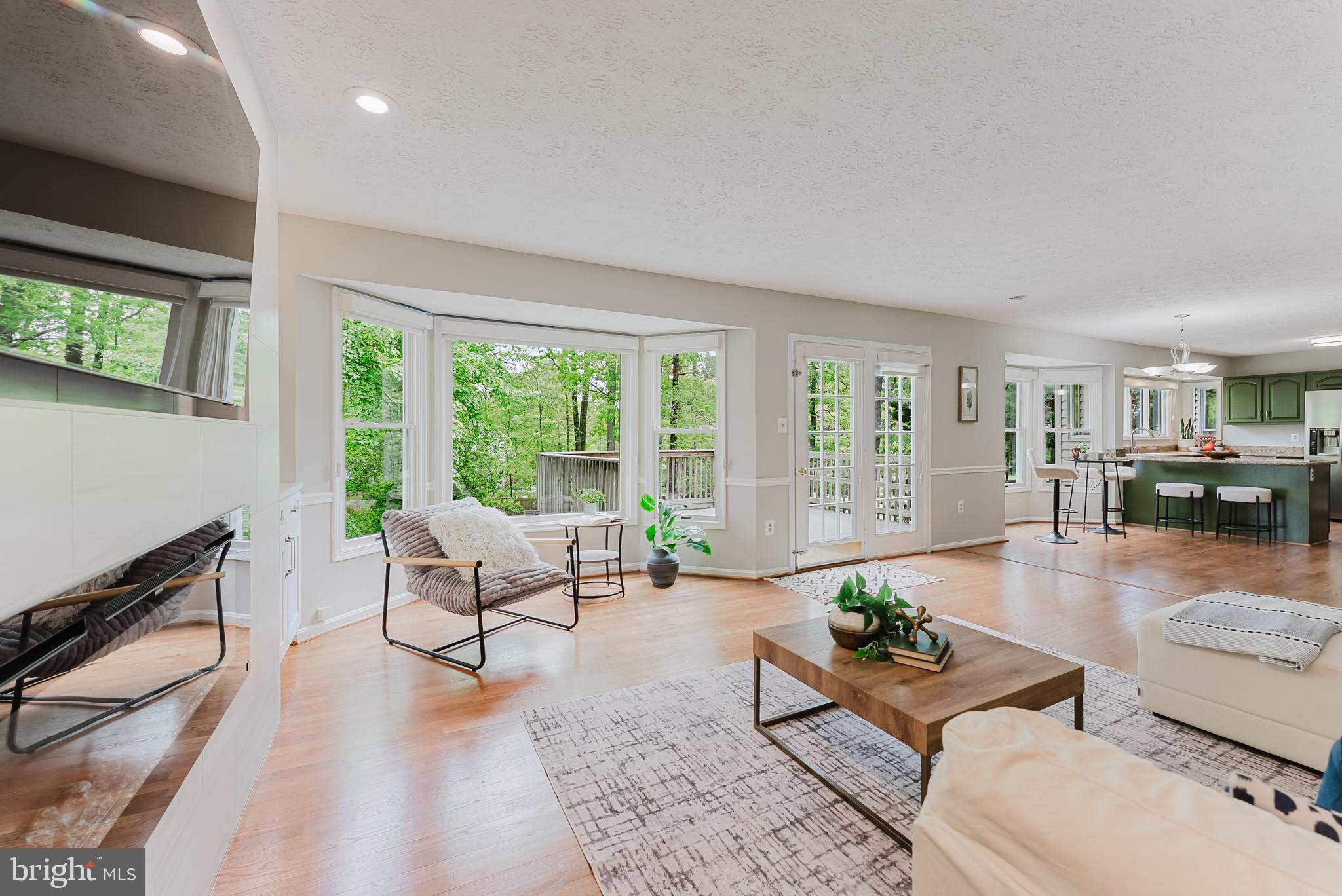 WOODED GLEN - Residential