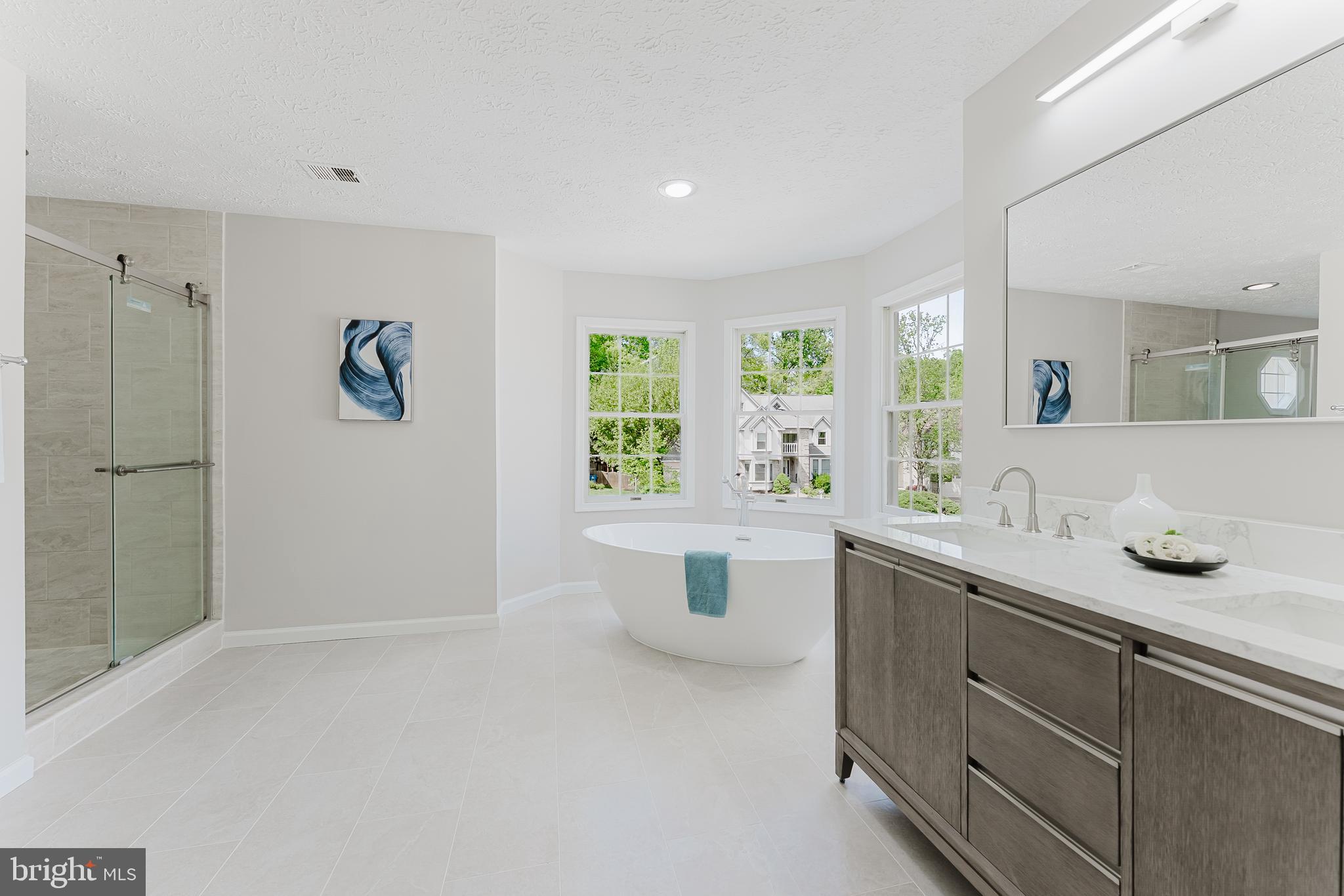 WOODED GLEN - Residential