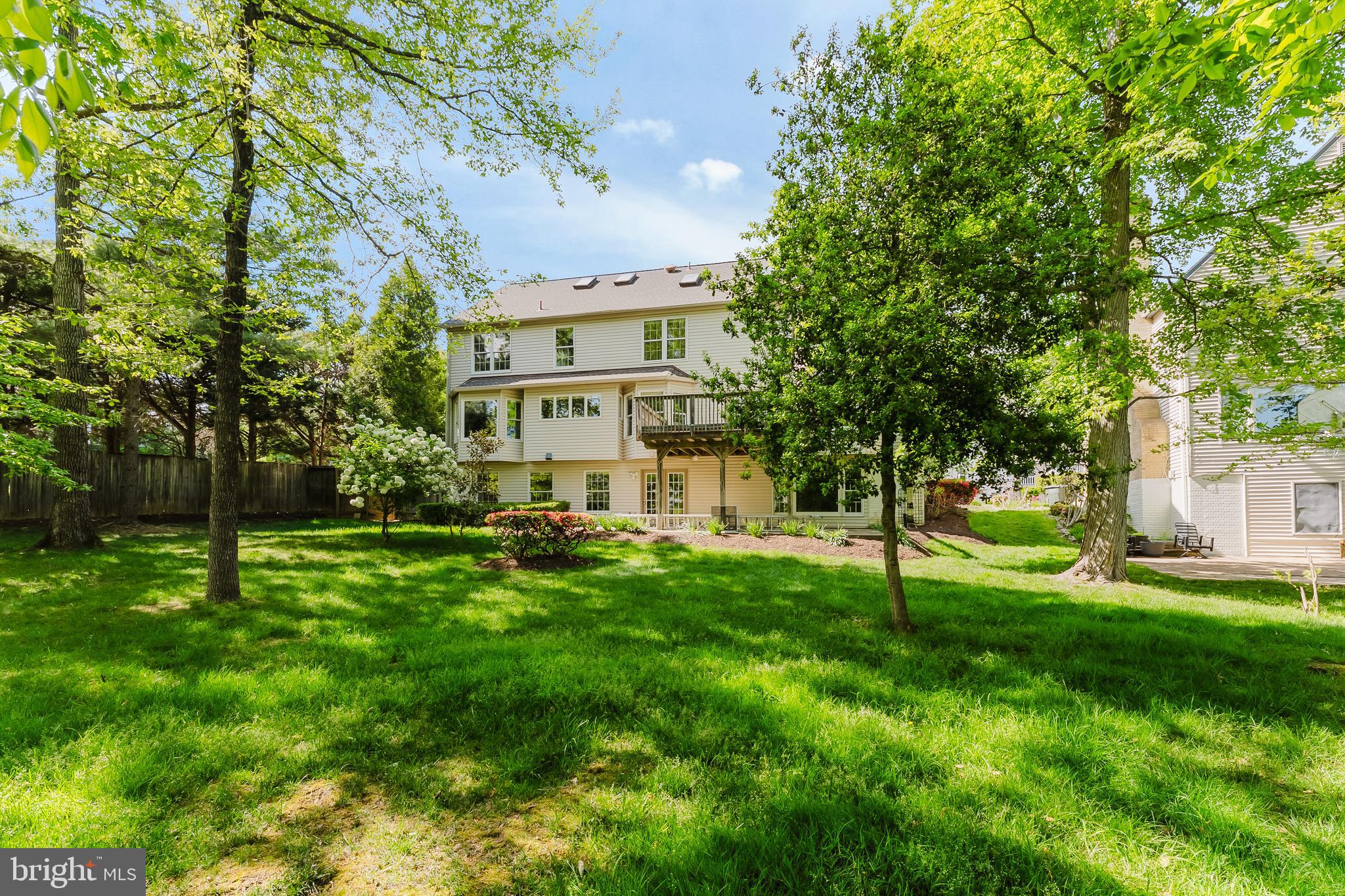 WOODED GLEN - Residential