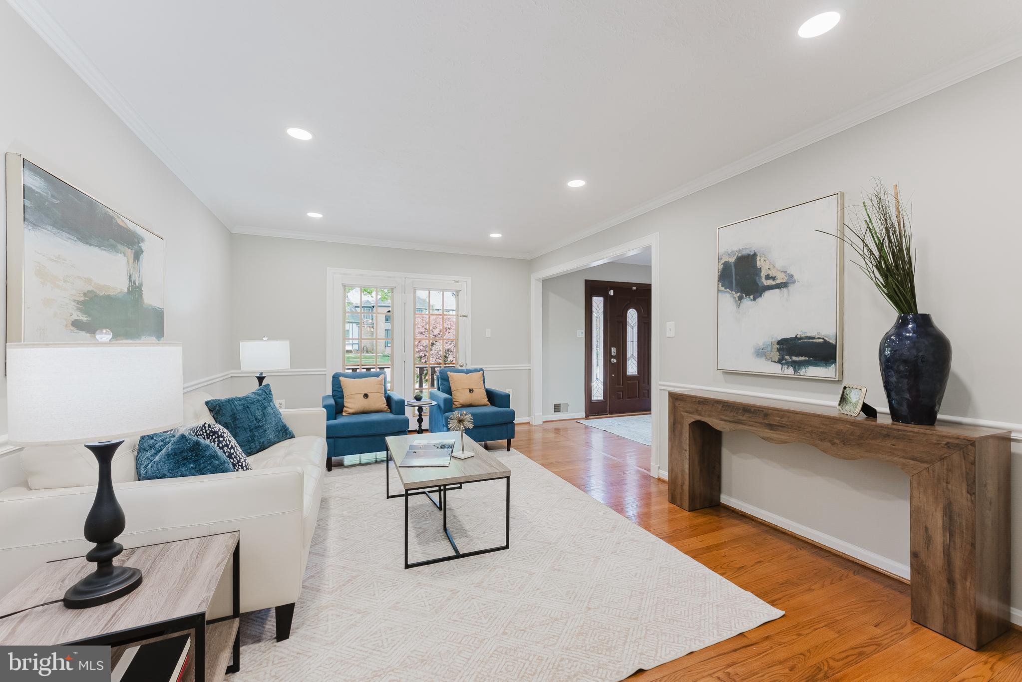 WOODED GLEN - Residential