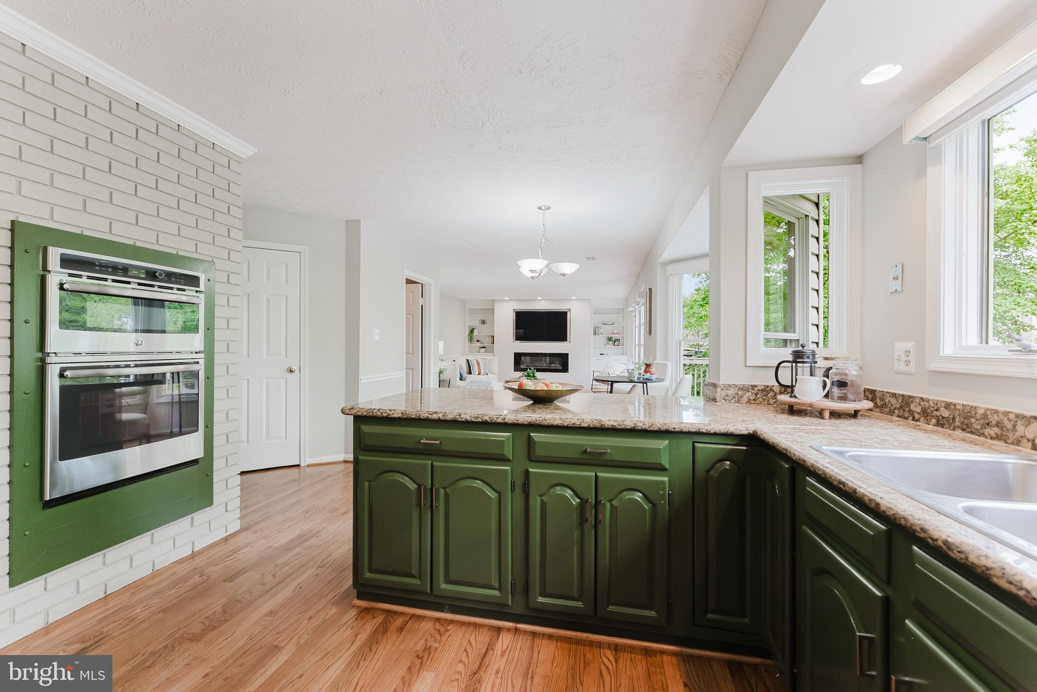 WOODED GLEN - Residential