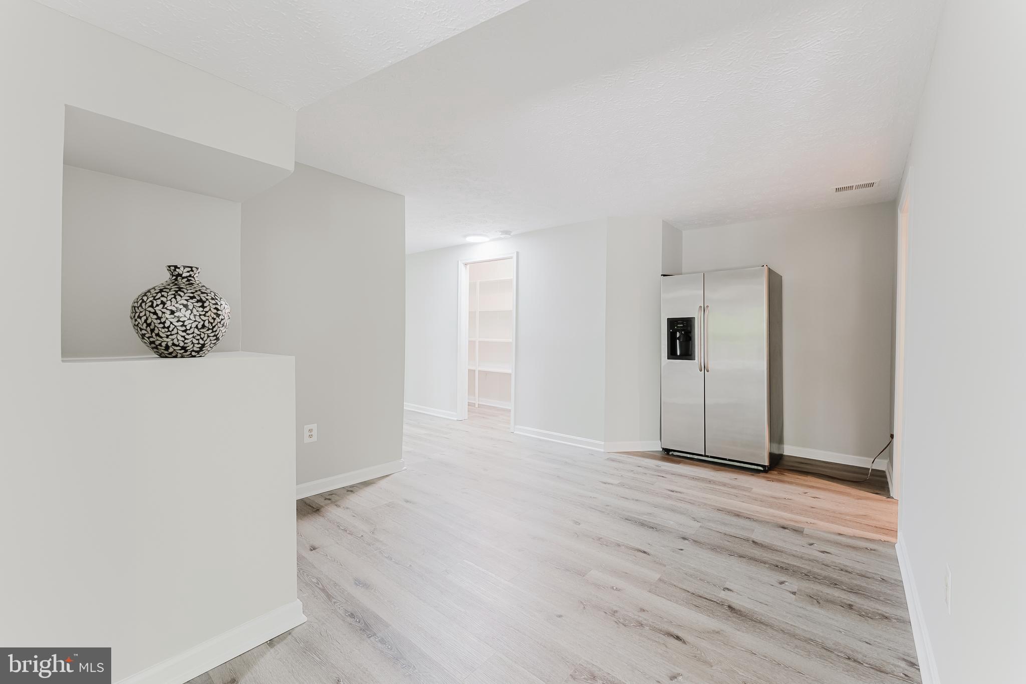 WOODED GLEN - Residential