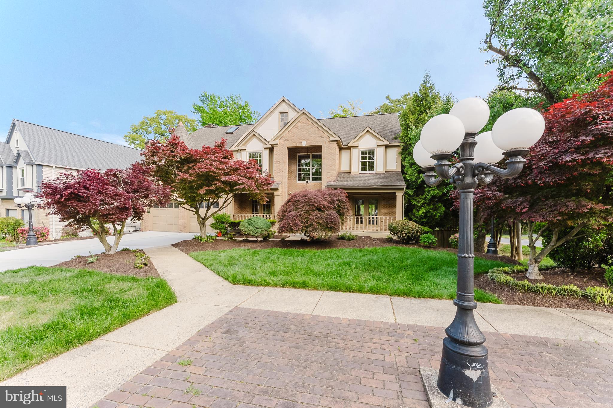 WOODED GLEN - Residential